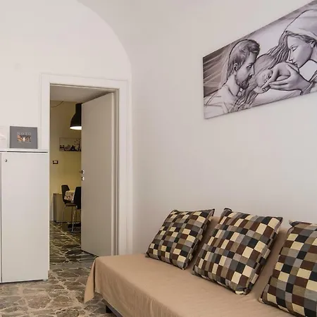 Fedeli House *